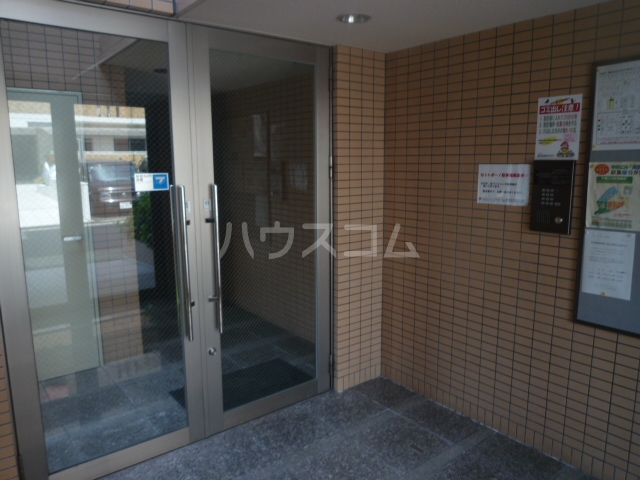 18/24 エントランス