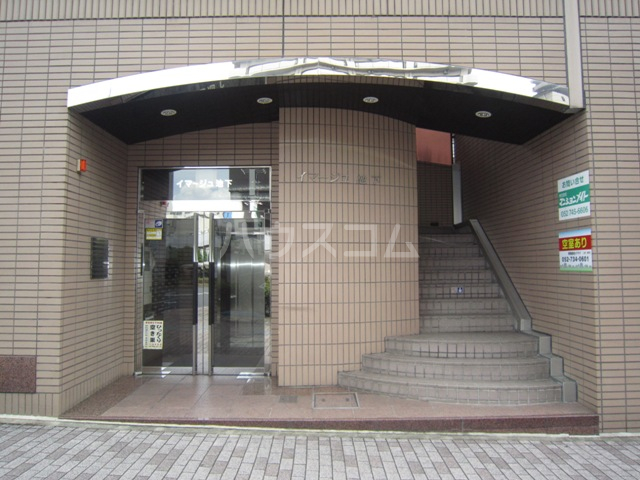 22/30 エントランス