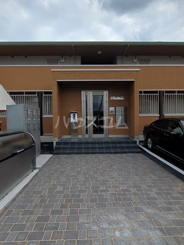 2/5 エントランス