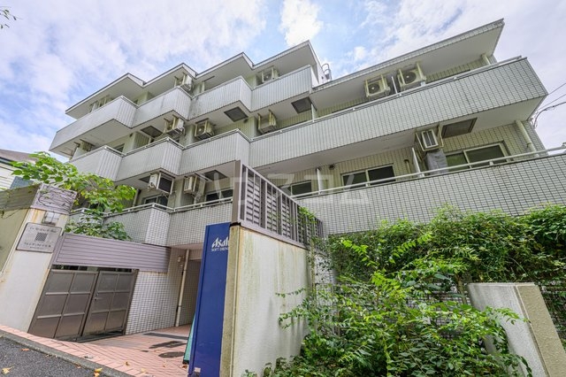 25/30 エントランス