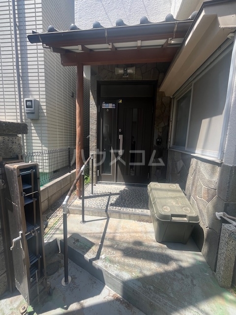 25/30 エントランス