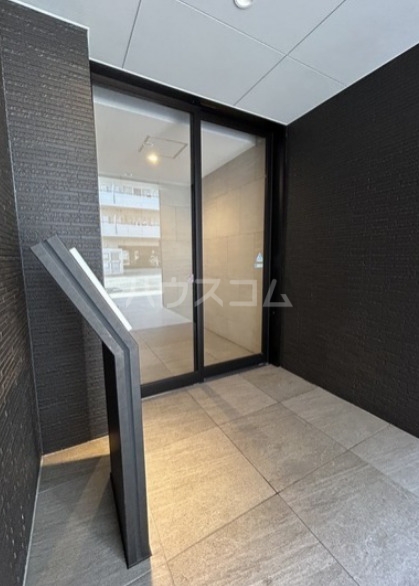 13/15 エントランス