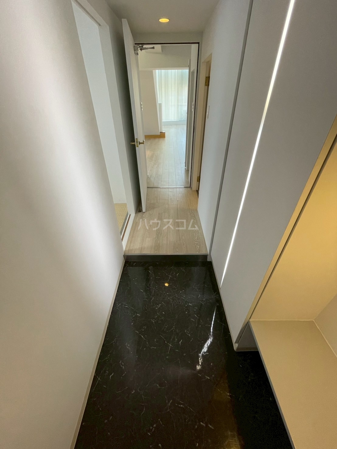 14/30 玄関