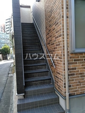 2/2 エントランス