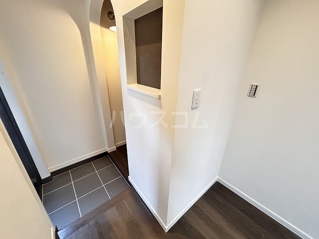 16/30 玄関