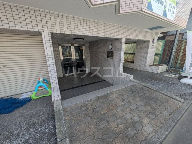 2/3 エントランス