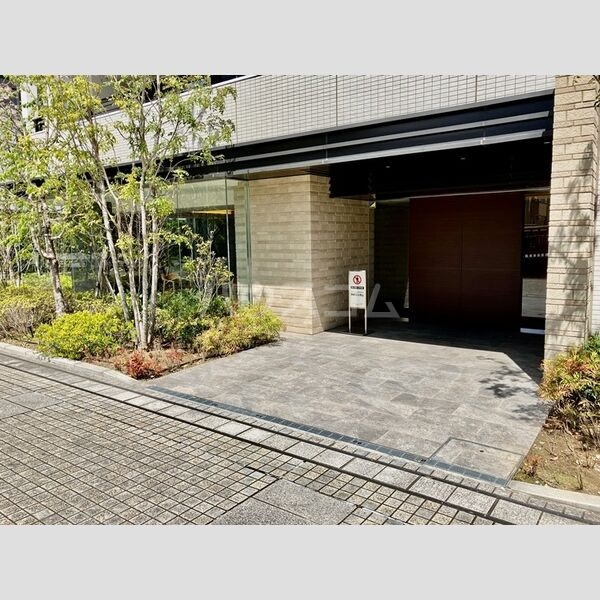 14/16 エントランス