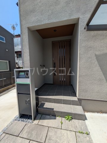 28/30 エントランス