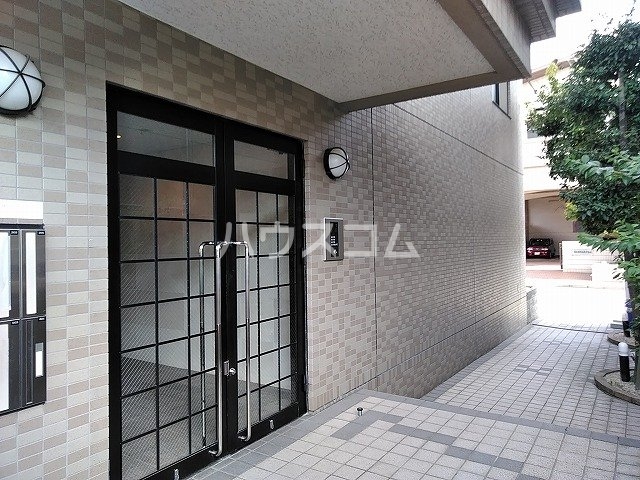 21/25 エントランス