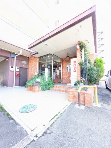 17/27 エントランス