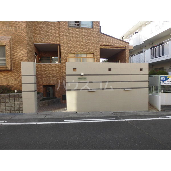 16/21 エントランス