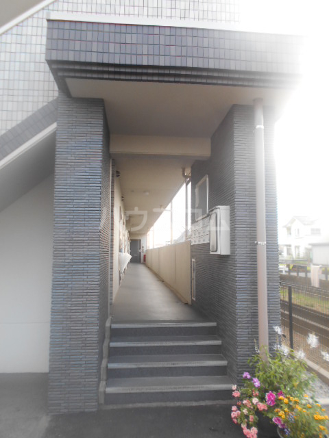 18/29 エントランス