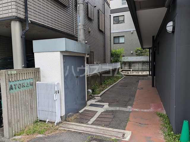 24/30 エントランス