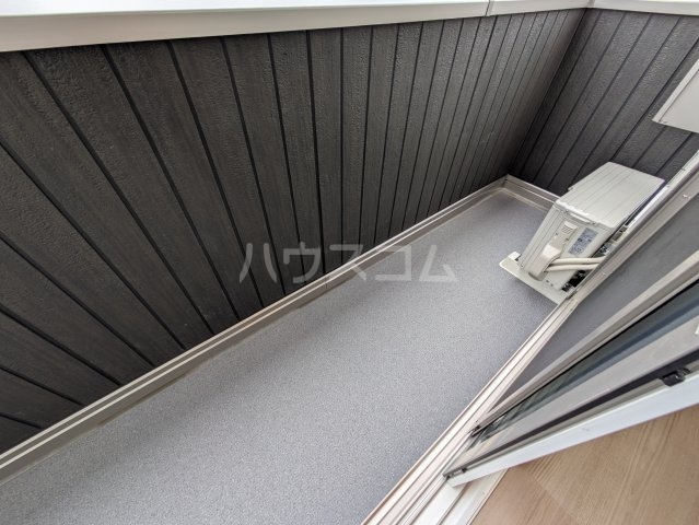 18/28 バルコニー