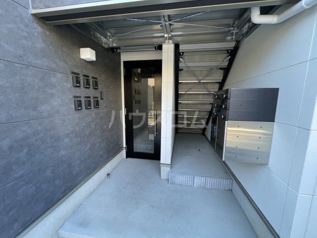 22/30 エントランス