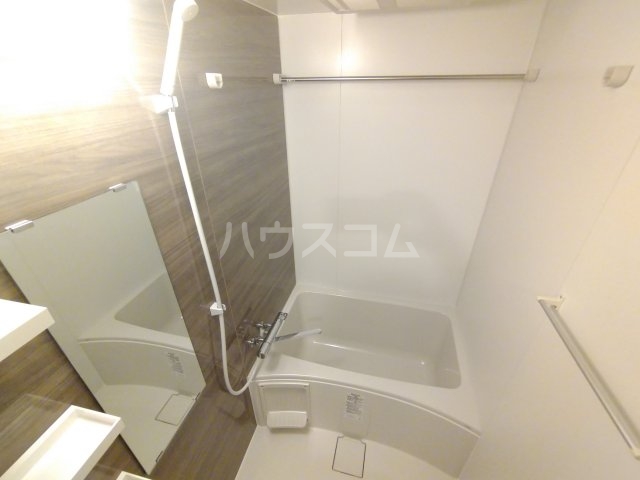 13/30 浴室