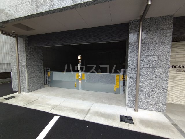 28/30 駐車場