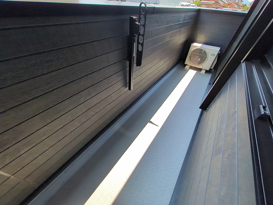 13/23 バルコニー