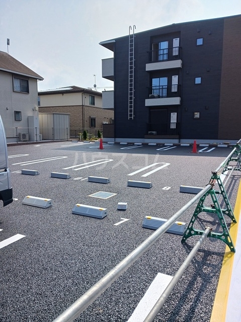 17/23 駐車場