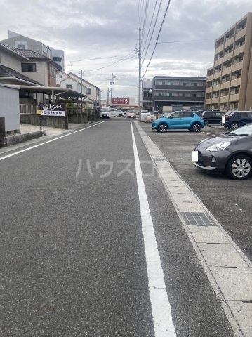 27/30 駐車場