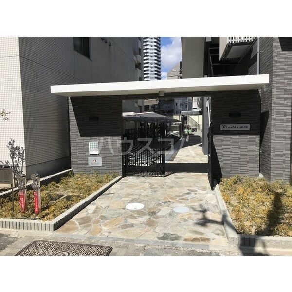 15/22 エントランス