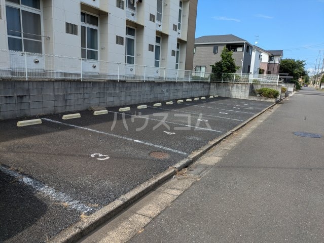 16/21 駐車場