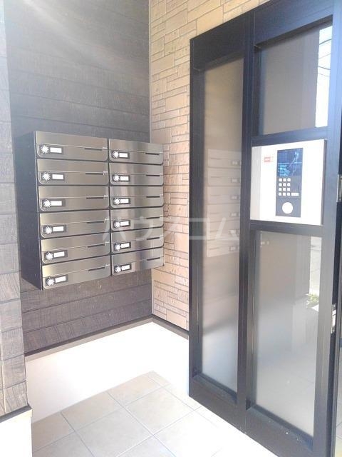 22/30 エントランス