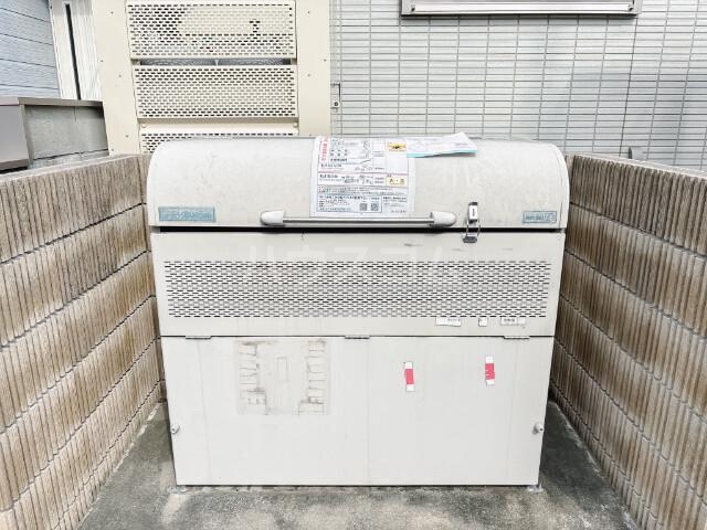 16/21 エントランス