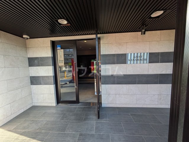 24/30 エントランス