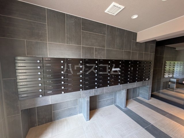 25/30 エントランス