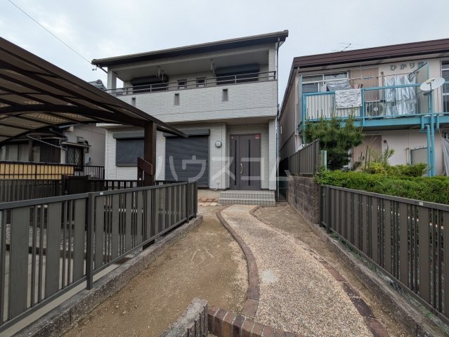 27/30 エントランス