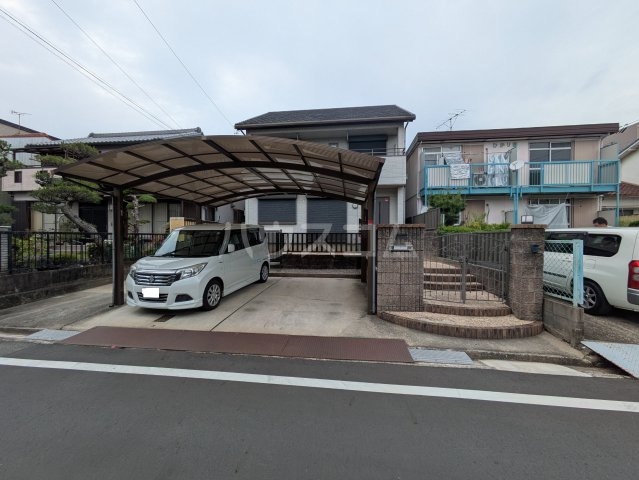 28/30 駐車場