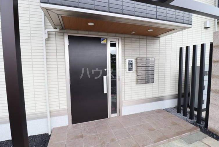 18/29 エントランス