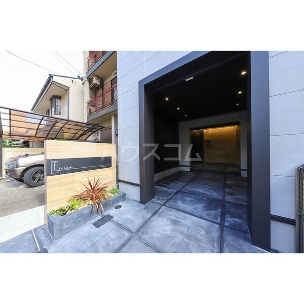 15/22 エントランス