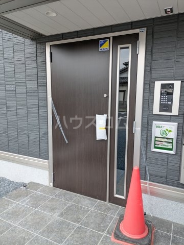 23/30 エントランス