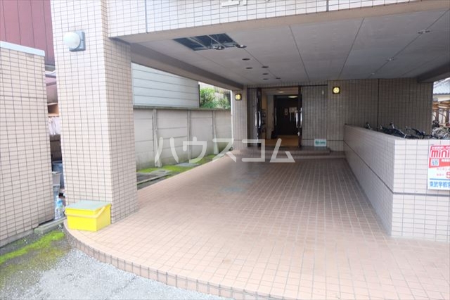 22/30 エントランス