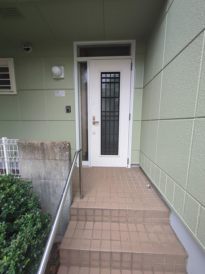 23/30 エントランス