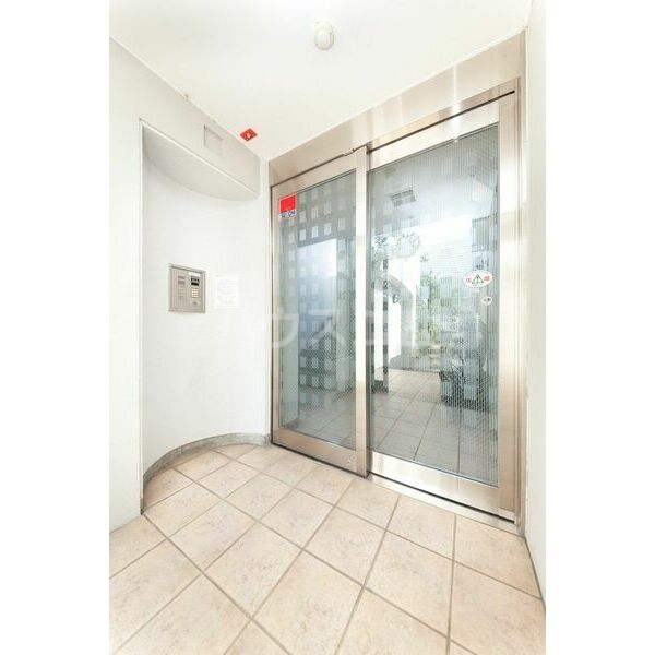 14/16 エントランス