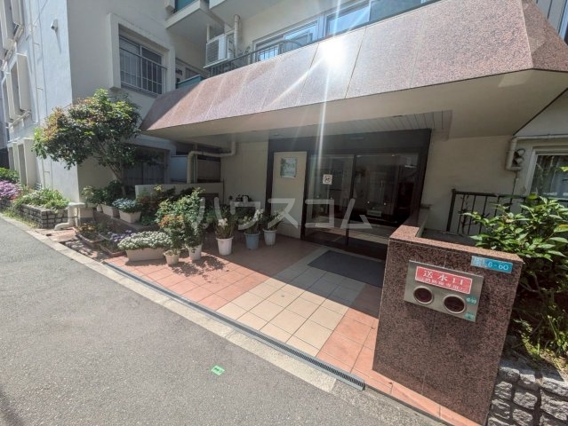 29/30 エントランス