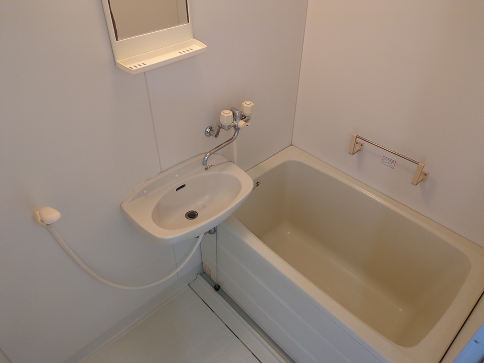 13/30 浴室
