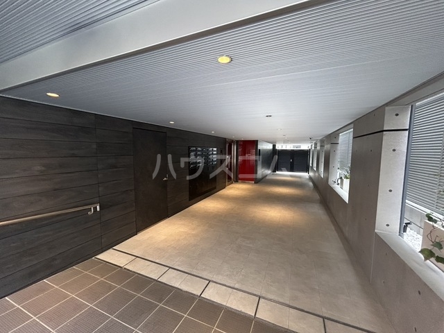 16/18 エントランス