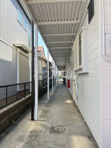 27/30 エントランス