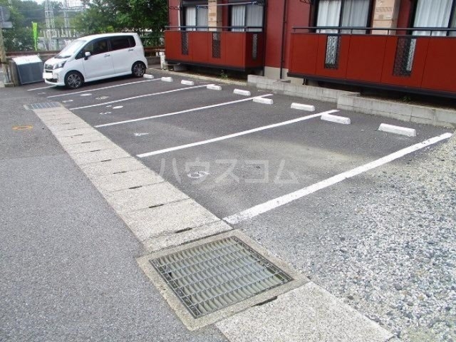 2/3 駐車場