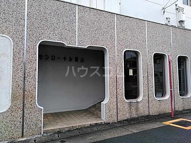 25/30 エントランス