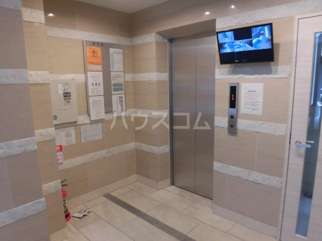 21/30 エントランス