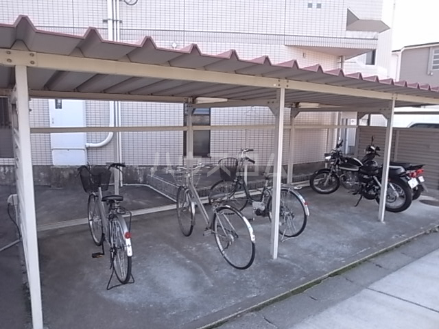 14/18 エントランス