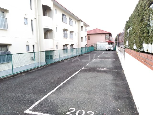 20/30 駐車場