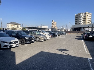 23/30 駐車場
