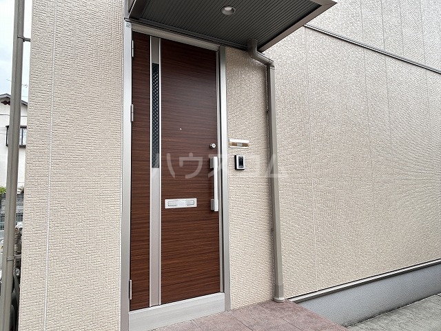 27/30 エントランス