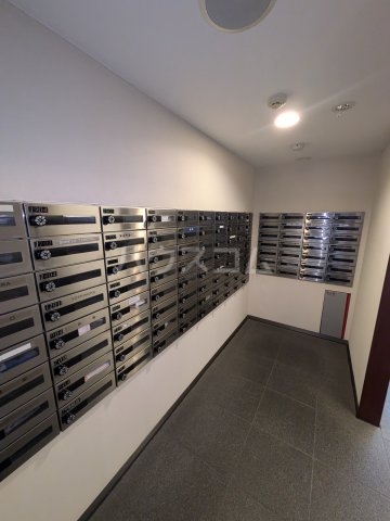 21/30 エントランス